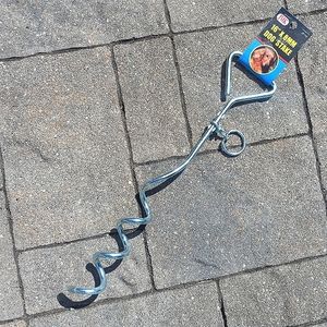 NWT Metal Dog Stake
